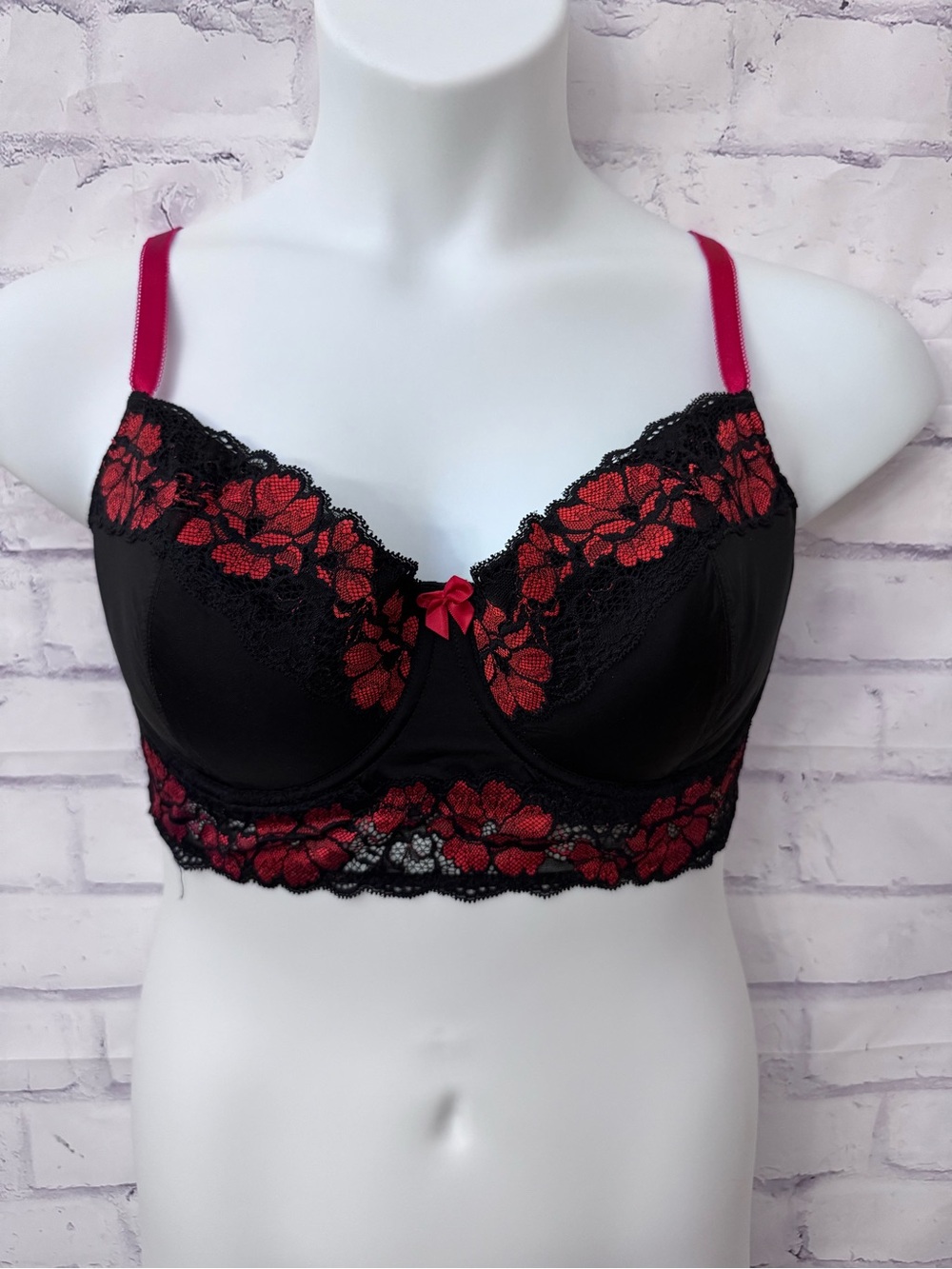 Adore Me Bra Size 38DD Red Black Lace Floral Sexy Embroidered Sexy Lingerie